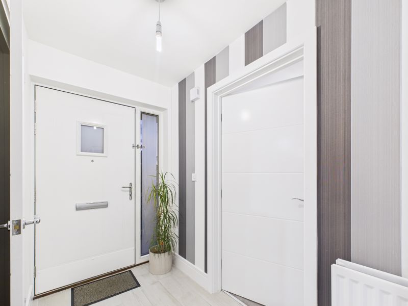 4 bed house for sale in Kingfisher Way, Ollerton, NG22  - Property Image 2