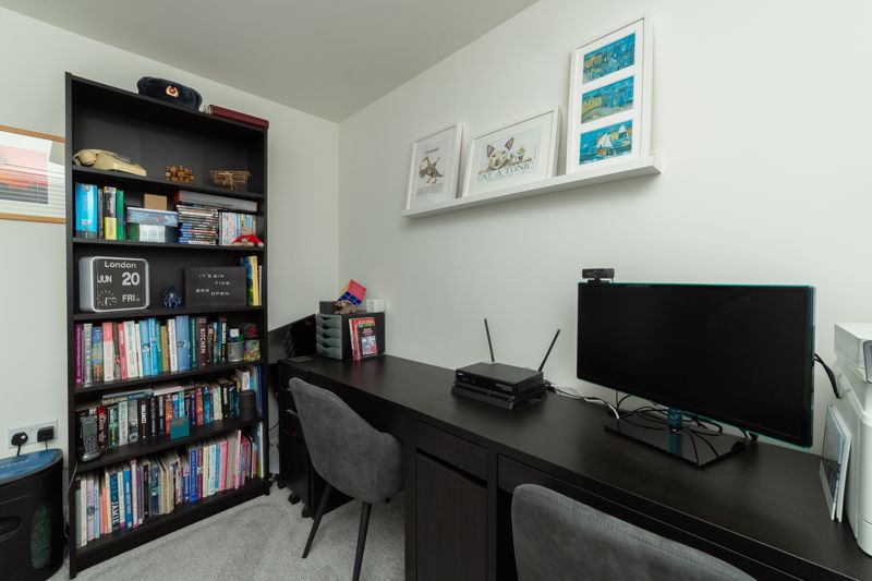 4 bed house for sale in Kingfisher Way, Ollerton, NG22 13