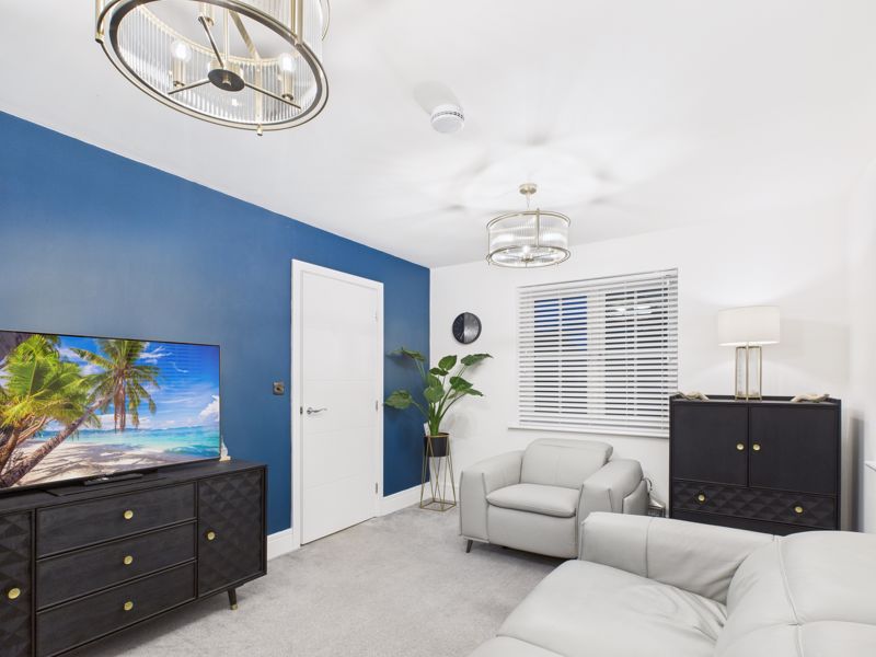 4 bed house for sale in Kingfisher Way, Ollerton, NG22  - Property Image 3