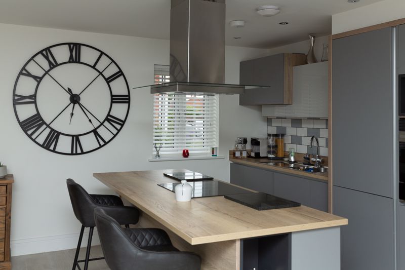 4 bed house for sale in Kingfisher Way, Ollerton, NG22  - Property Image 5