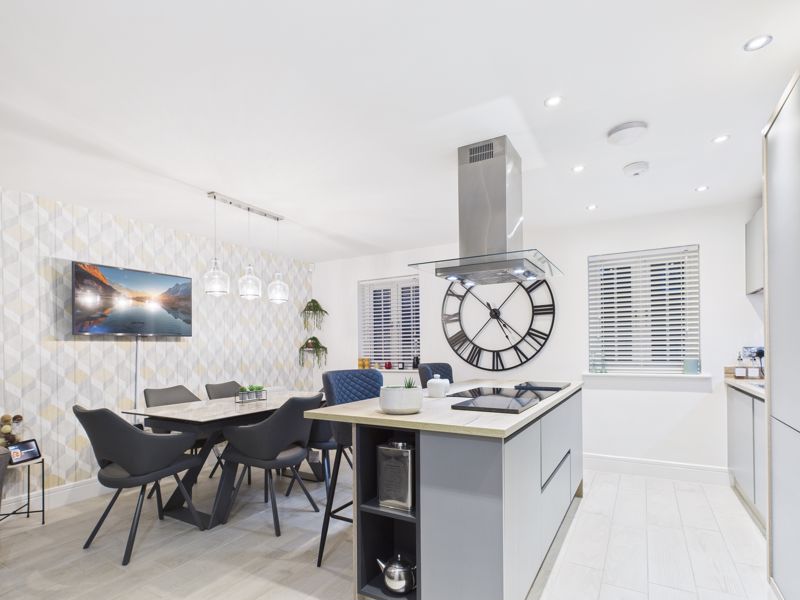 4 bed house for sale in Kingfisher Way, Ollerton, NG22 5