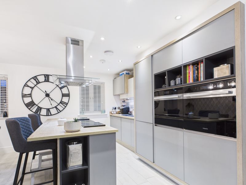 4 bed house for sale in Kingfisher Way, Ollerton, NG22 6