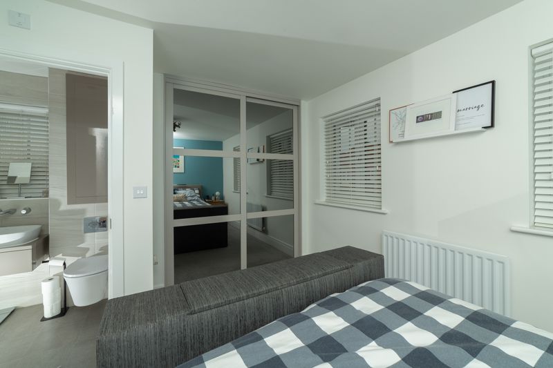 4 bed house for sale in Kingfisher Way, Ollerton, NG22  - Property Image 9