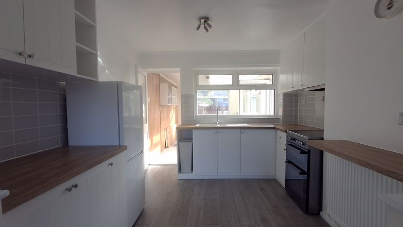 3 bed house to rent in Hawthorn Drive, Newark, NG22  - Property Image 2