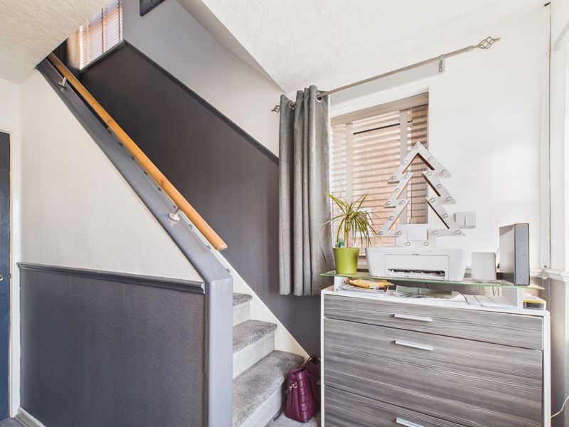 3 bed house for sale in Hawthorn Drive, Newark, NG22  - Property Image 2