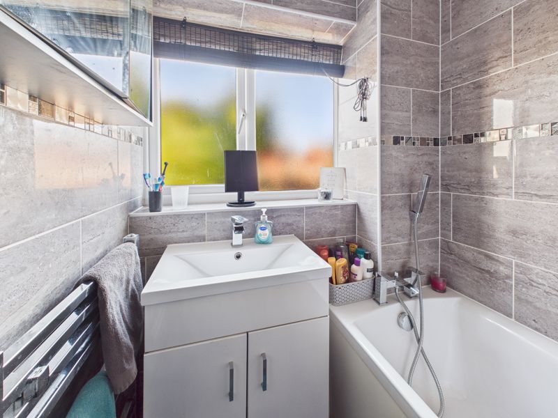 3 bed house for sale in Hawthorn Drive, Newark, NG22 15