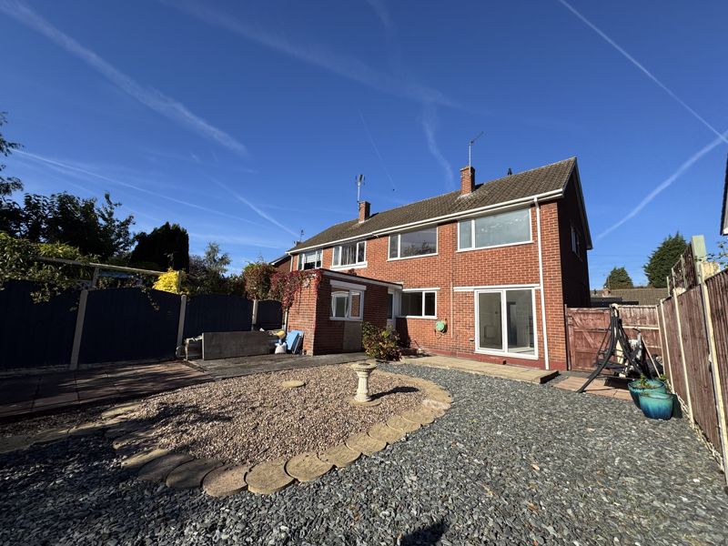 3 bed house to rent in Hawthorn Drive, Ollerton, NG22 12