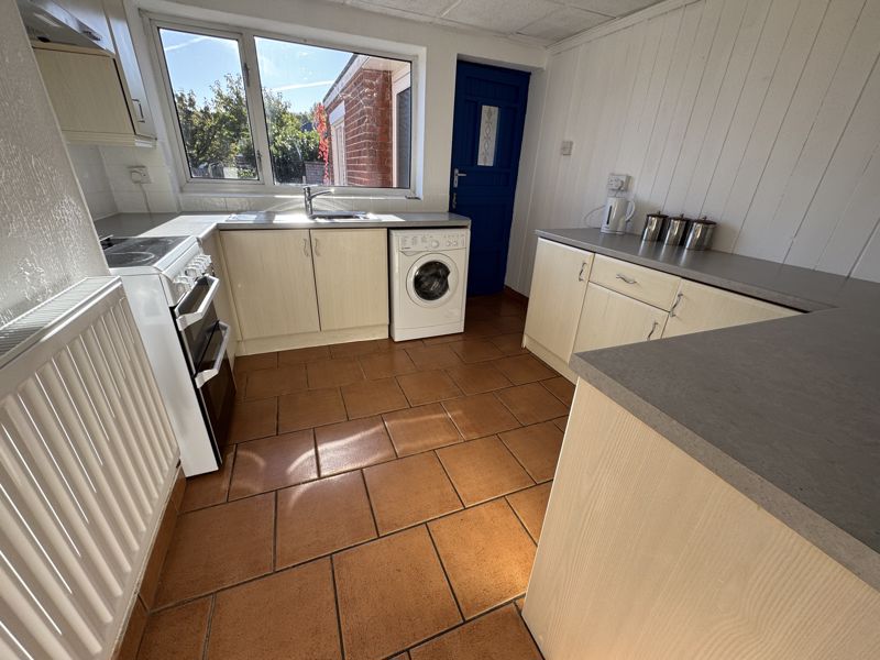 3 bed house to rent in Hawthorn Drive, Ollerton, NG22  - Property Image 3