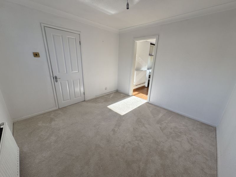 3 bed house to rent in Hawthorn Drive, Ollerton, NG22 6