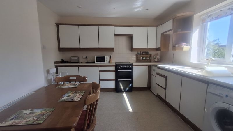 2 bed bungalow for sale in Burton Rise, Walesby, NG22  - Property Image 4