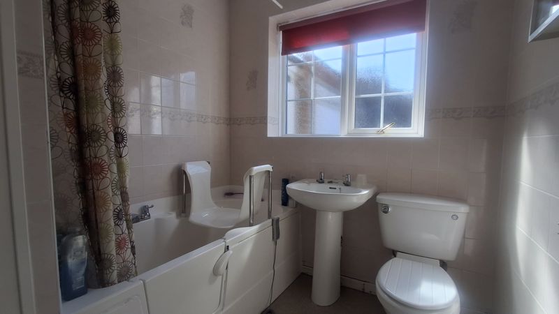 2 bed bungalow for sale in Burton Rise, Walesby, NG22  - Property Image 9