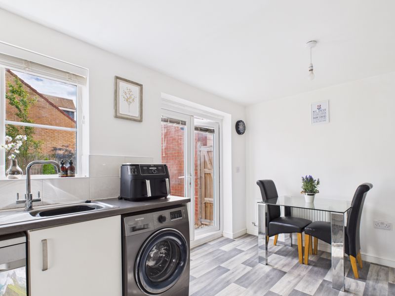 3 bed house for sale in Banksman Way, Ollerton, NG22  - Property Image 5