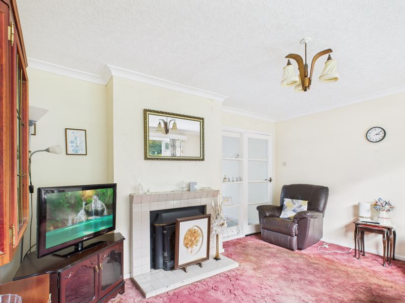 3 bed house for sale in Tuxford Road, Boughton, NG22  - Property Image 2