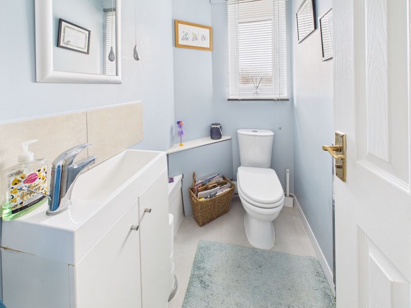 4 bed house for sale in Bramble Close, Newark, NG22 12