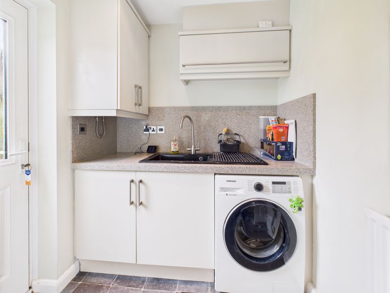4 bed house for sale in Bramble Close, Newark, NG22 6