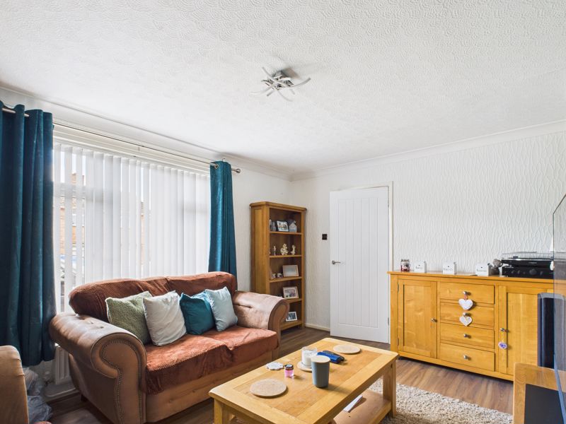 3 bed house for sale in Chestnut Drive, Ollerton, NG22  - Property Image 2
