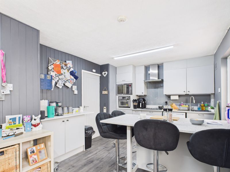 3 bed house for sale in Chestnut Drive, Ollerton, NG22  - Property Image 3