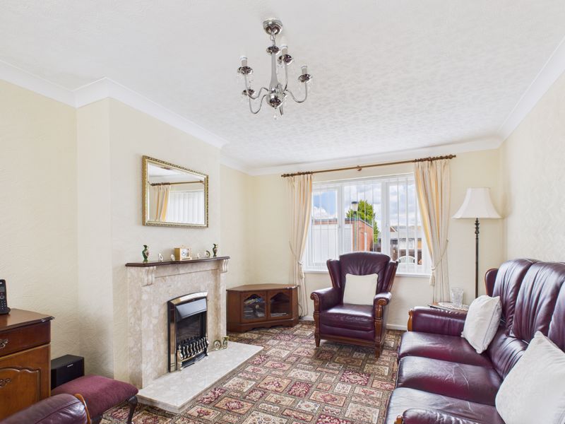 3 bed house for sale in Abbey Road, Edwinstowe, NG21  - Property Image 3