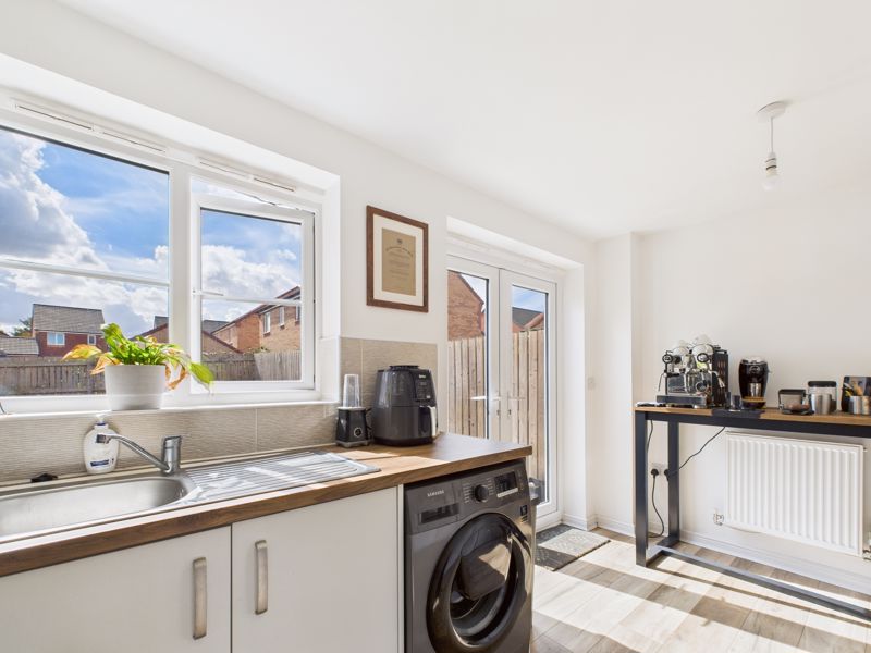 2 bed house for sale in Headstock Close, Ollerton, NG22  - Property Image 6