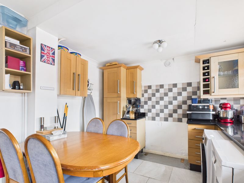 2 bed bungalow for sale in Linton Drive, Boughton, NG22  - Property Image 4