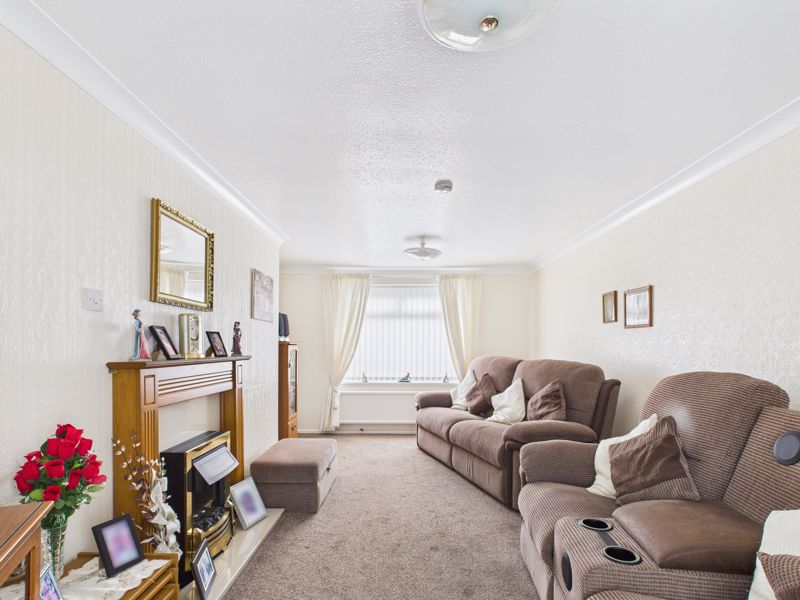 3 bed house for sale in Dove Croft, Ollerton, NG22  - Property Image 5
