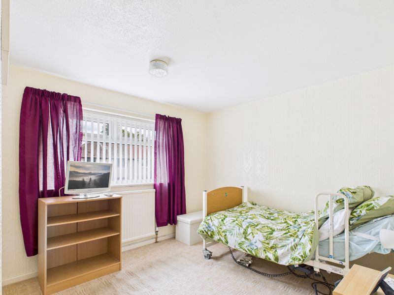 3 bed house for sale in Dove Croft, Ollerton, NG22  - Property Image 7