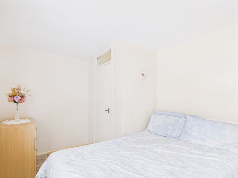3 bed house for sale in Dove Croft, Ollerton, NG22  - Property Image 9