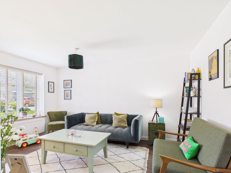 3 bed house for sale in Colliers Way, Edwinstowe, NG21  - Property Image 2