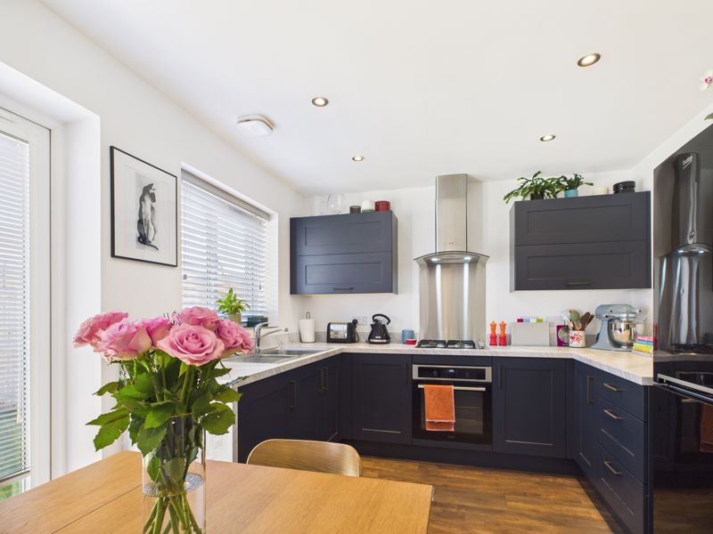 3 bed house for sale in Colliers Way, Edwinstowe, NG21  - Property Image 3