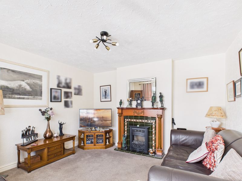 3 bed house for sale in Hallam Road, Ollerton, NG22  - Property Image 2