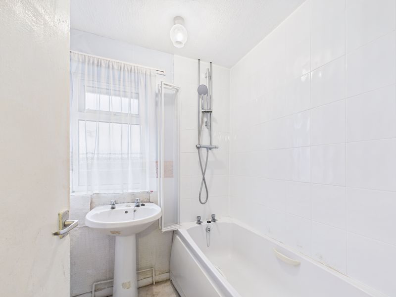 3 bed house for sale in Breck Bank, Ollerton, NG22 - Property Image 8