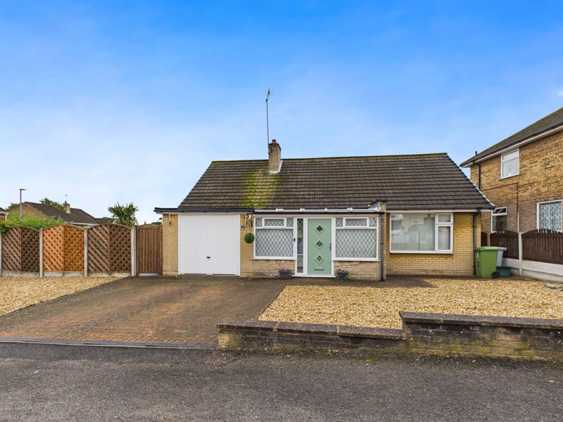 2 bed bungalow for sale in Greendale Avenue, Mansfield, NG21, NG21