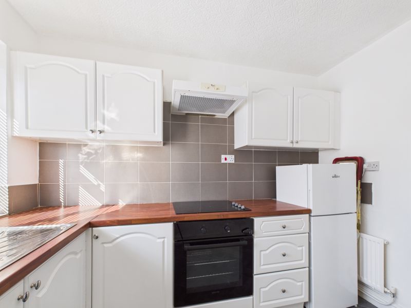 2 bed flat for sale in Alder Grove, Ollerton, NG22  - Property Image 2