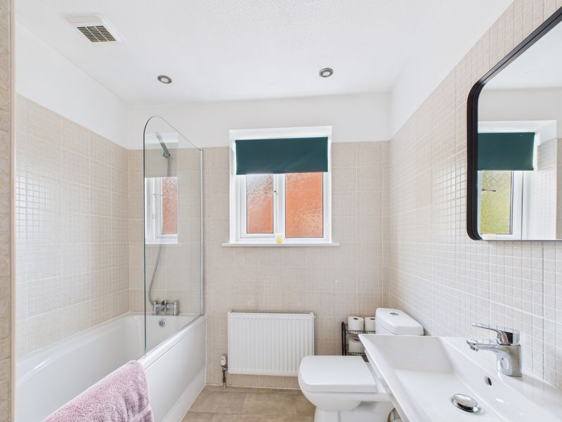 4 bed house for sale in Forest Link, Bilsthorpe, NG22 15