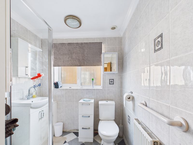 2 bed bungalow for sale in Tuxford Road, Boughton, NG22  - Property Image 9