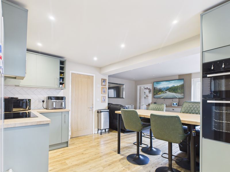 4 bed house for sale in Whitewater Road, Ollerton, NG22  - Property Image 3