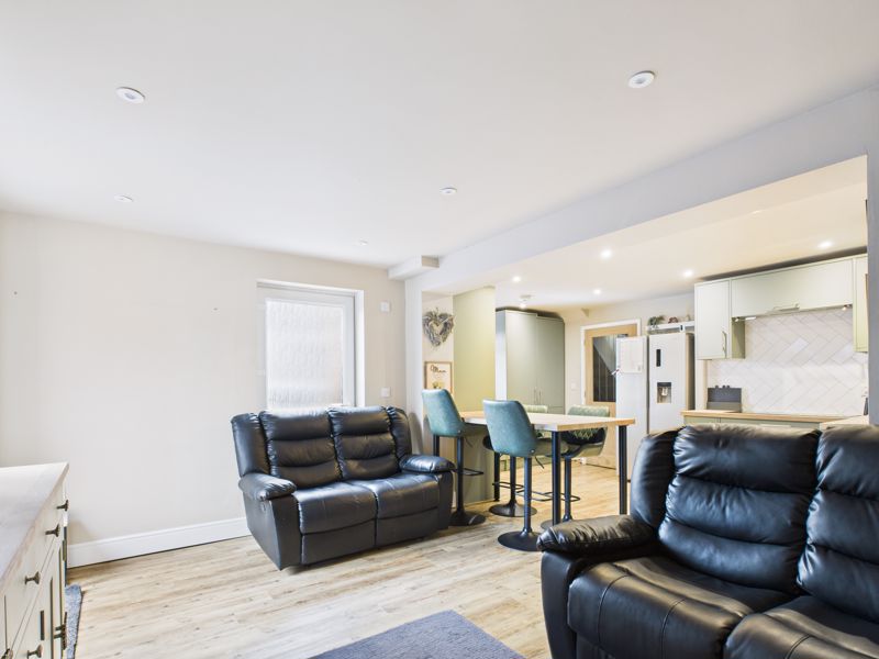 4 bed house for sale in Whitewater Road, Ollerton, NG22 7