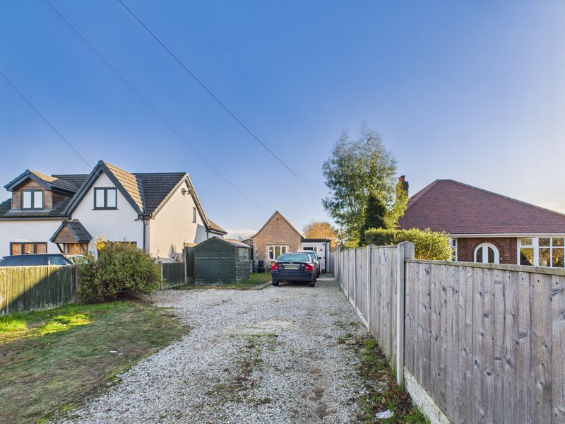 2 bed bungalow for sale in Retford Road, Boughton, NG22, NG22