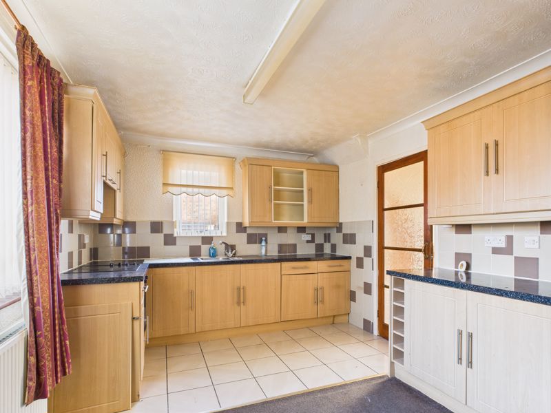 3 bed house for sale in Petersmith Crescent, Ollerton, NG22  - Property Image 2