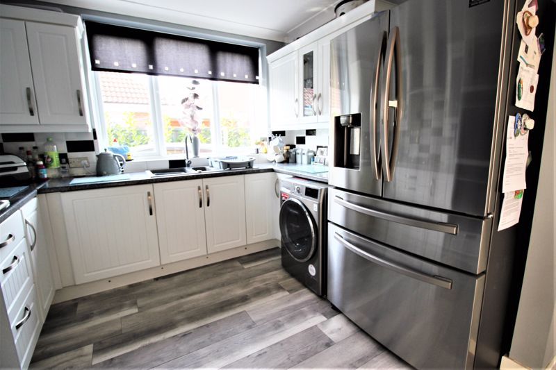3 bed house for sale in Main Road, Boughton, NG22  - Property Image 6