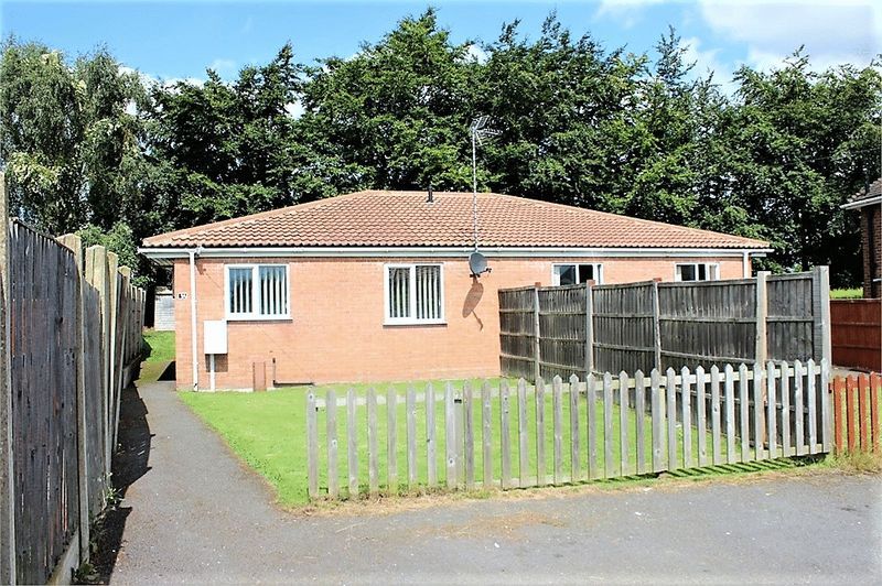 2 bed bungalow to rent in Hazel Road, New Ollerton, NG22  - Property Image 1