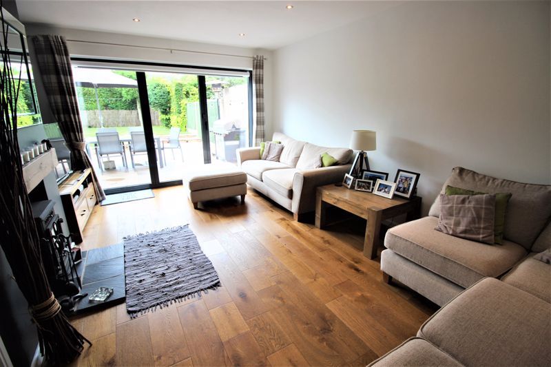 3 bed bungalow for sale in Kingston Drive, Ollerton, NG22  - Property Image 2