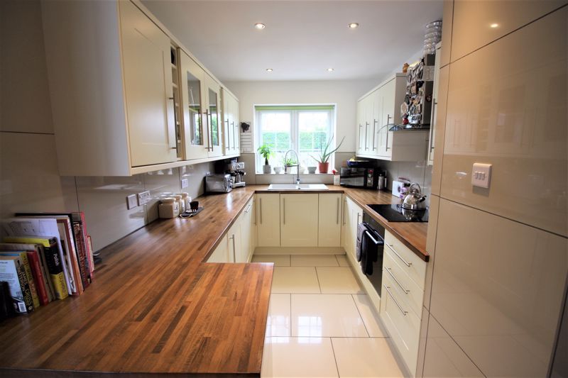 3 bed bungalow for sale in Kingston Drive, Ollerton, NG22  - Property Image 12
