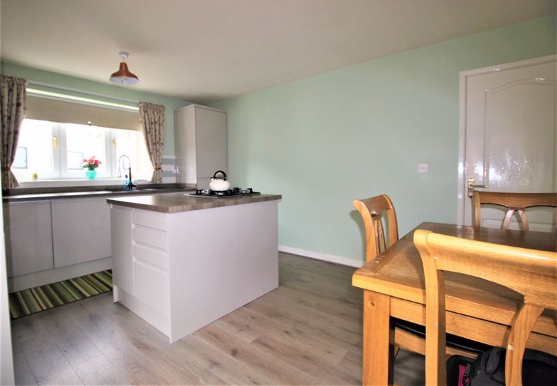 2 bed bungalow for sale in Maida Lane, Newark, NG22  - Property Image 3