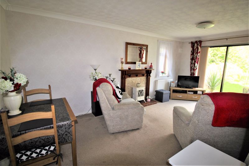 2 bed bungalow for sale in Maypole Road, Wellow, NG22  - Property Image 4