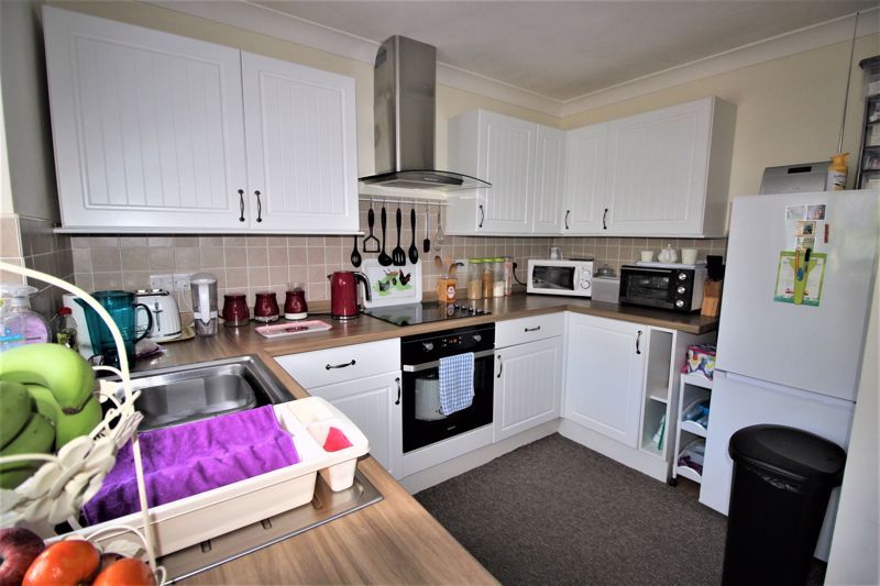 2 bed bungalow for sale in Maypole Road, Wellow, NG22  - Property Image 7