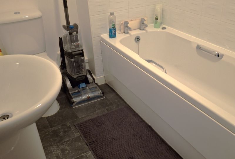 2 bed flat to rent in Trinity Road, Edwinstowe, NG21 8