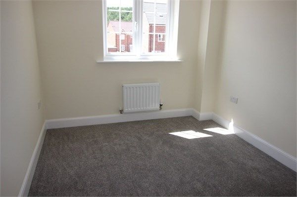 2 bed flat to rent in Goodwill Road, Ollerton, NG22 5