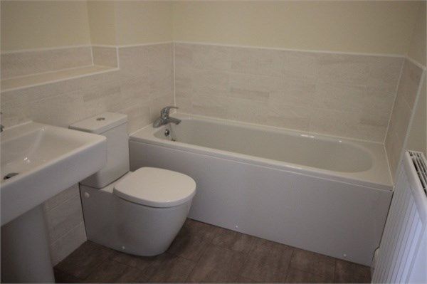 2 bed flat to rent in Goodwill Road, Ollerton, NG22 6