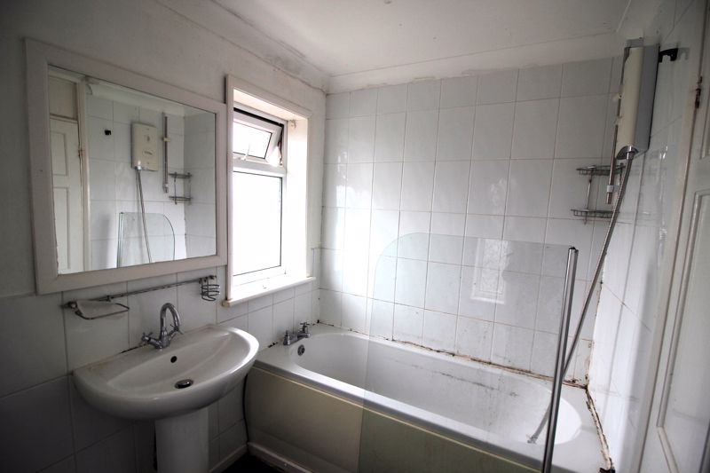 3 bed house for sale in Breck Bank, New Ollerton , NG22  - Property Image 11
